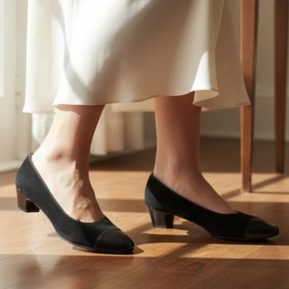 Salvatore Ferragamo Black Suede Classic Pump, Made in Italy Size 10.5